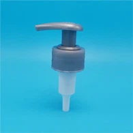 Šedý zámek a odemknutí pumpy